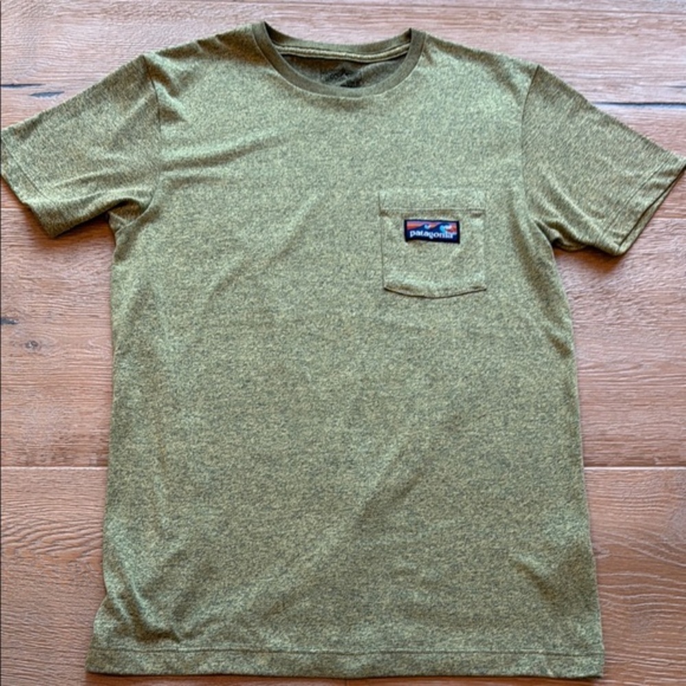 Patagonia Green Short Sleeve Tee - Picture 1 of 2